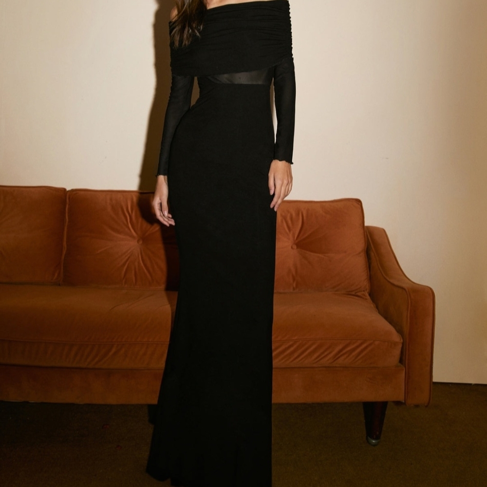 Commense Elegant Black Off-Shoulder Long Sleeve Dress